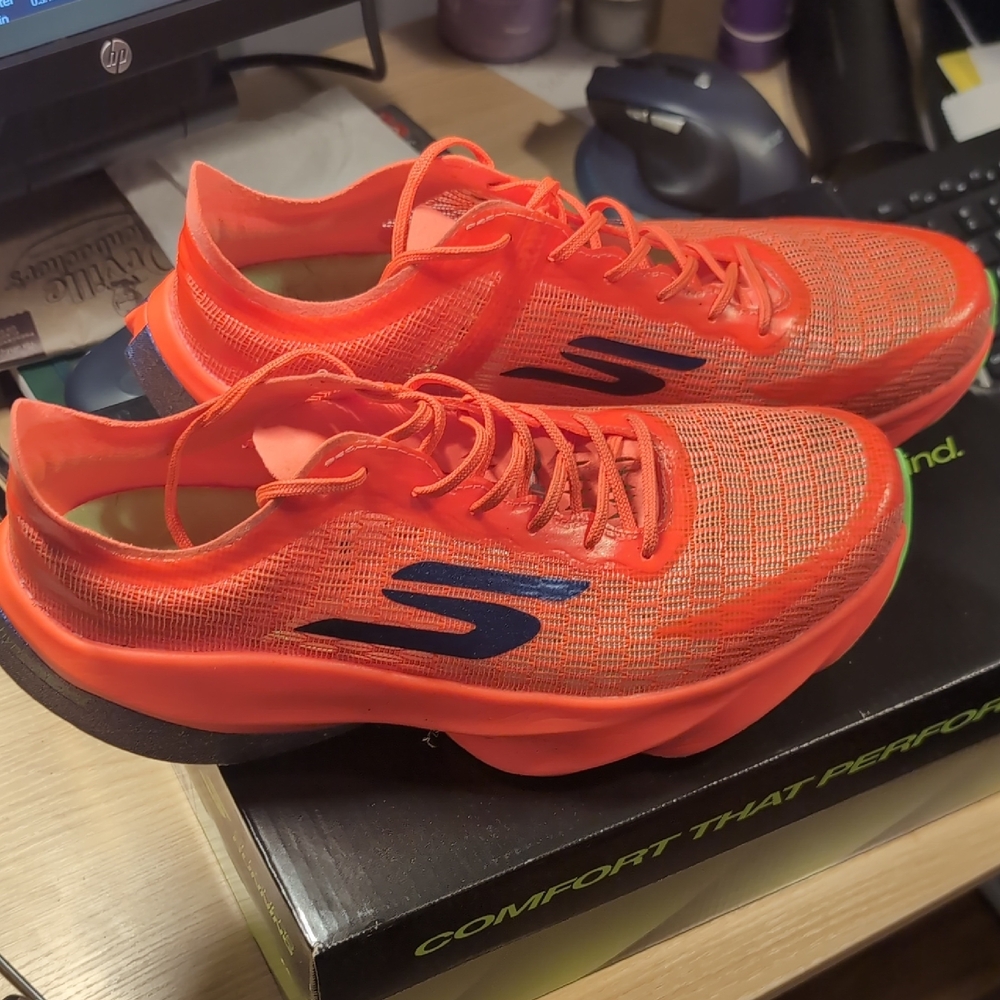 Skechers Aero Tempo In Coral, Men's 10